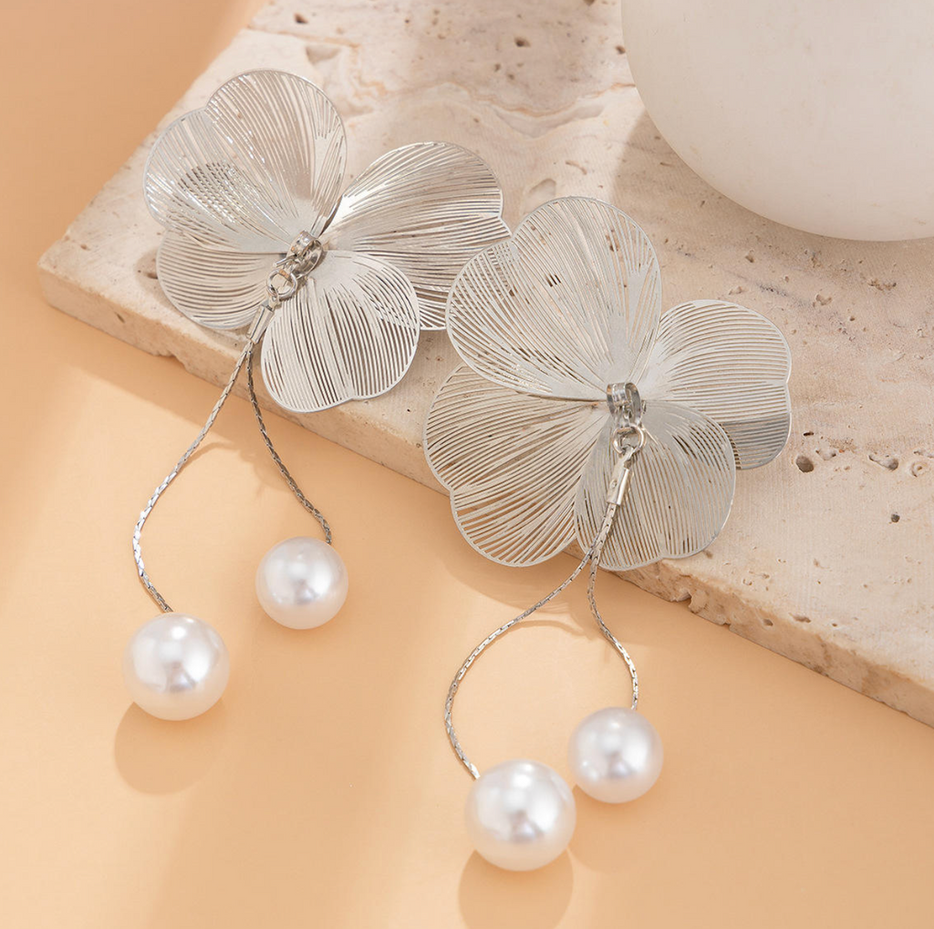 Ginkgo™ Metallic Leaf Earrings